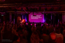 Bilder von Singen aus voller Kehle im Pavillon der IG Kultur, aufgenommen am 10.März 2025 von Eberhard Weinmann
