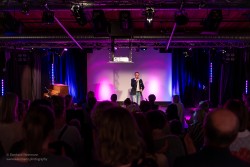 Bilder von Singen aus voller Kehle im Pavillon der IG Kultur, aufgenommen am 10.März 2025 von Eberhard Weinmann