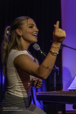 Kiara Huber & Band feat. Soulchor Tübingen