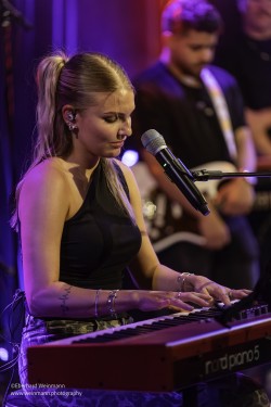 Kiara Huber & Band feat. Soulchor Tübingen