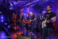 Bilder von der 55 fete de la musique im Pavillon der IG Kultur in Sindelfingen, aufgenommen von Eberhard Weinmann am 24.10.2025