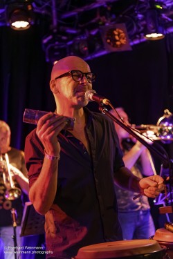 Bilder von der 55 fete de la musique im Pavillon der IG Kultur in Sindelfingen, aufgenommen von Eberhard Weinmann am 24.10.2025