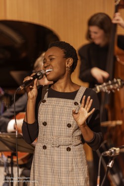 Die EllaLouis Tribute Band, aufgenommen von Eberhard Weinmann am 14.11.2025