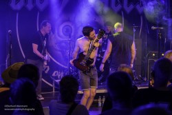 Die Big Balls im Pavillon der IG Kultur in Sindelfingen, fotografiert von Eberhard Weinmann.