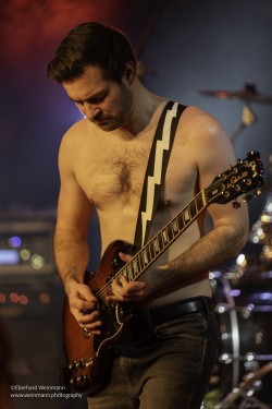 Die Big Balls im Pavillon der IG Kultur in Sindelfingen, fotografiert von Eberhard Weinmann.