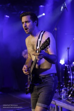 Die Big Balls im Pavillon der IG Kultur in Sindelfingen, fotografiert von Eberhard Weinmann.