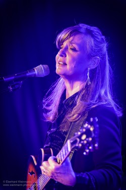 Fotografien vom Konzert mit Christina Lux, aufgenommen am 15.3.2026 im Pavillon der IG Kultur in Sindelfingen von Eberhard Weinmann