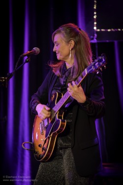 Fotografien vom Konzert mit Christina Lux, aufgenommen am 15.3.2026 im Pavillon der IG Kultur in Sindelfingen von Eberhard Weinmann