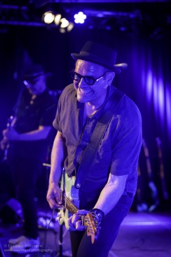 Fotos von den Lightning Crashes am 13.4.2026 im Pavillon der IG Kultur in Sindelfingen, aufgenommen von Eberhard Weinmann