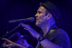 Fotos von den Lightning Crashes am 13.4.2026 im Pavillon der IG Kultur in Sindelfingen, aufgenommen von Eberhard Weinmann