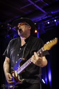 Fotos von den Lightning Crashes am 13.4.2026 im Pavillon der IG Kultur in Sindelfingen, aufgenommen von Eberhard Weinmann