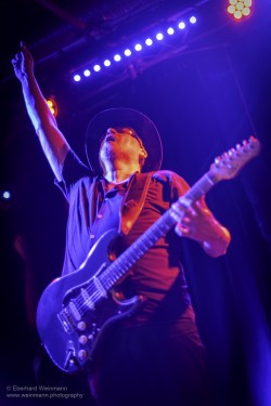 Fotos von den Lightning Crashes am 13.4.2026 im Pavillon der IG Kultur in Sindelfingen, aufgenommen von Eberhard Weinmann