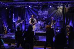 Fotografien von Memory Remains bei der IG Kultur in Sindelfingen, aufgenommen von Eberhard Weinmann 