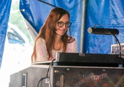 Barbara Dennerlein Trio Die Königin der Jazz-Orgel mit Fabiano Pereira git und Marcel Gustke dr