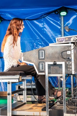 Barbara Dennerlein Trio Die Königin der Jazz-Orgel mit Fabiano Pereira git und Marcel Gustke dr