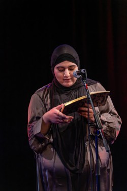 Poesie von und für Känäcks: Unsere Worte, Unsere Welt Ein Poetry Slam Abend 