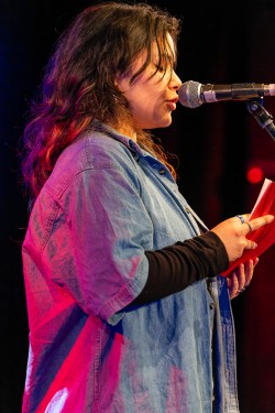 Poesie von und für Känäcks: Unsere Worte, Unsere Welt Ein Poetry Slam Abend 