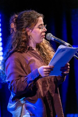 Poesie von und für Känäcks: Unsere Worte, Unsere Welt Ein Poetry Slam Abend 