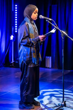 Poesie von und für Känäcks: Unsere Worte, Unsere Welt Ein Poetry Slam Abend 