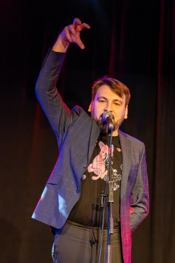 Poesie von und für Känäcks: Unsere Worte, Unsere Welt Ein Poetry Slam Abend 