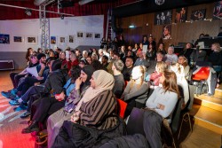 Poesie von und für Känäcks: Unsere Worte, Unsere Welt Ein Poetry Slam Abend 