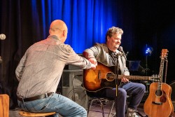 Sindelfinger Bluesfestival: Ignaz Netzer (Guit., Voc) + Thilo Fitzner (Piano, Voc)