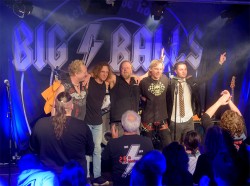 Big Balls; Die ACDC-Party